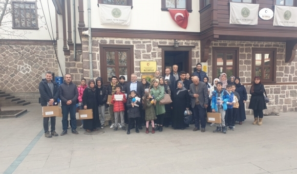 “Bizden Ne İstersiniz?” Projesi Kapsamında Öğrenci Kardeşlerimiz Hediyelerini Aldı “Bizden Ne İstersiniz?” Projesi Kapsamında Öğrenci Kardeşlerimiz Hediyelerini Aldı