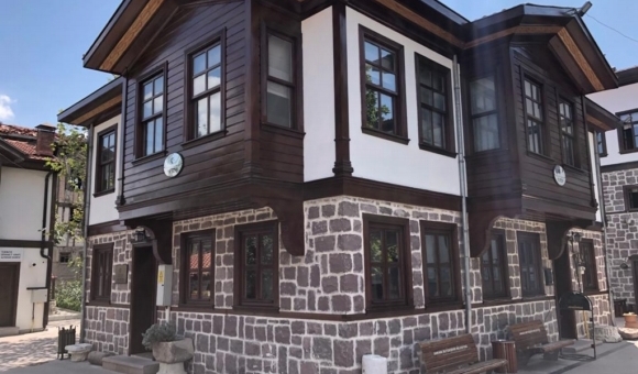 Bursiyer Kardeşlerimize Laptop Dağıtım Projesi Bursiyer Kardeşlerimize Laptop Dağıtım Projesi